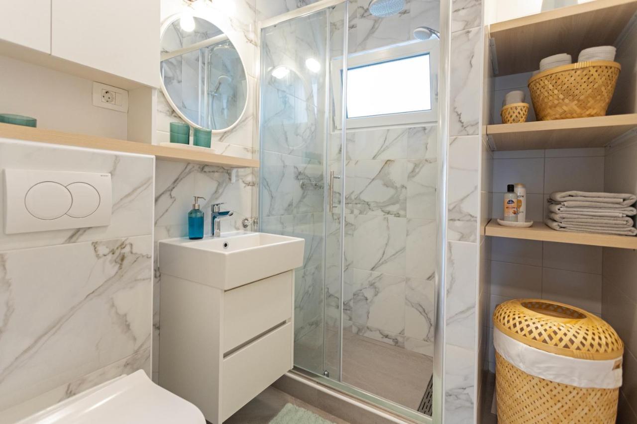 Jesliving Hvar - 2 Bedroom Elegant Apartment With Sea View In Historic Center Of Hvar Town Zewnętrze zdjęcie