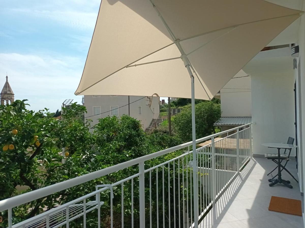 Jesliving Hvar - 2 Bedroom Elegant Apartment With Sea View In Historic Center Of Hvar Town Zewnętrze zdjęcie