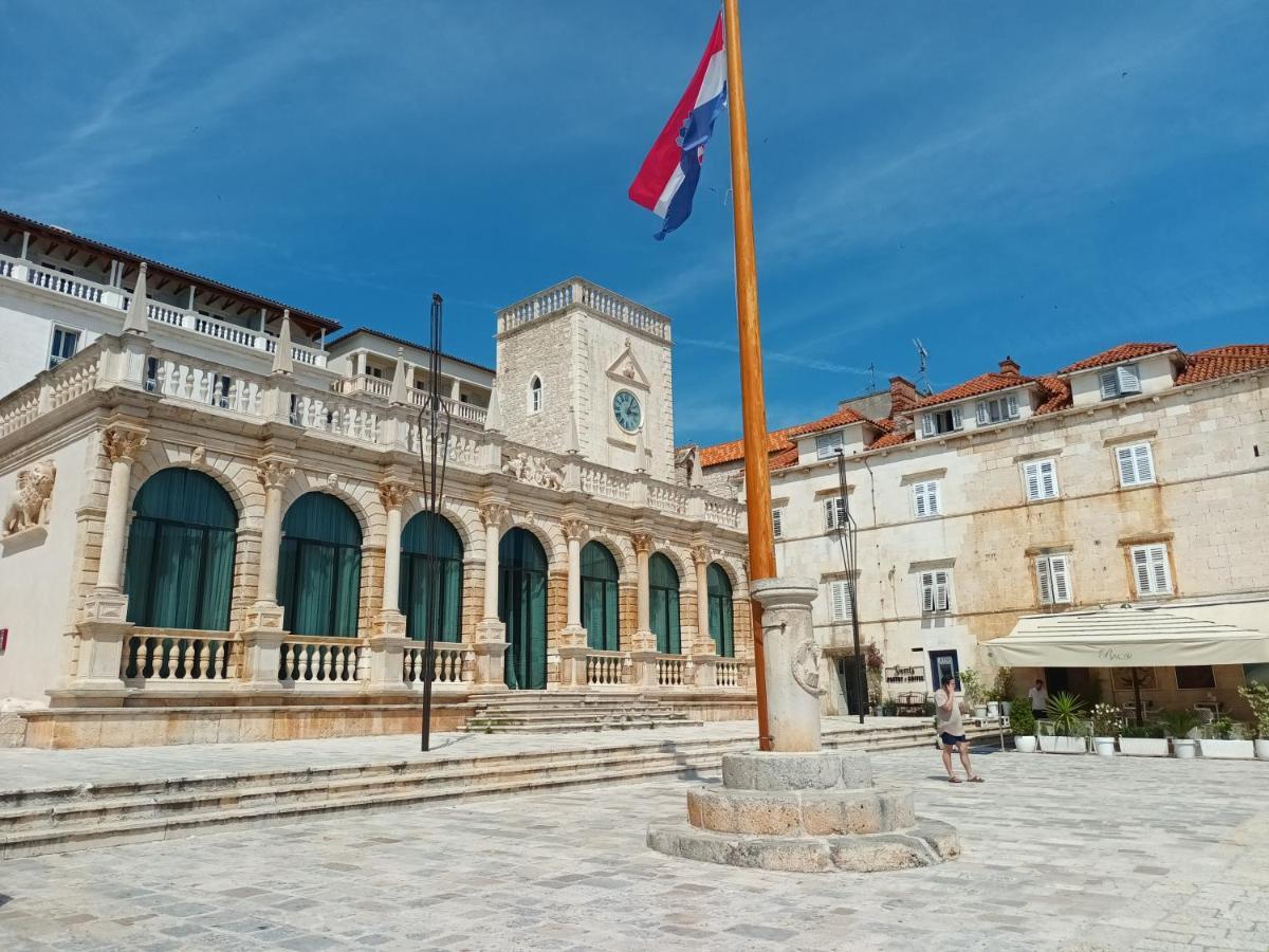 Jesliving Hvar - 2 Bedroom Elegant Apartment With Sea View In Historic Center Of Hvar Town Zewnętrze zdjęcie