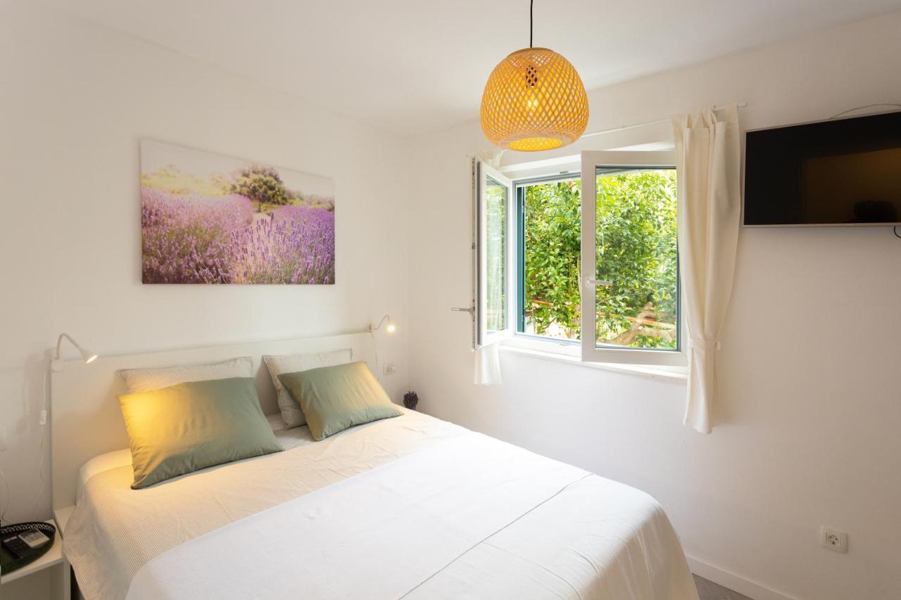 Jesliving Hvar - 2 Bedroom Elegant Apartment With Sea View In Historic Center Of Hvar Town Zewnętrze zdjęcie
