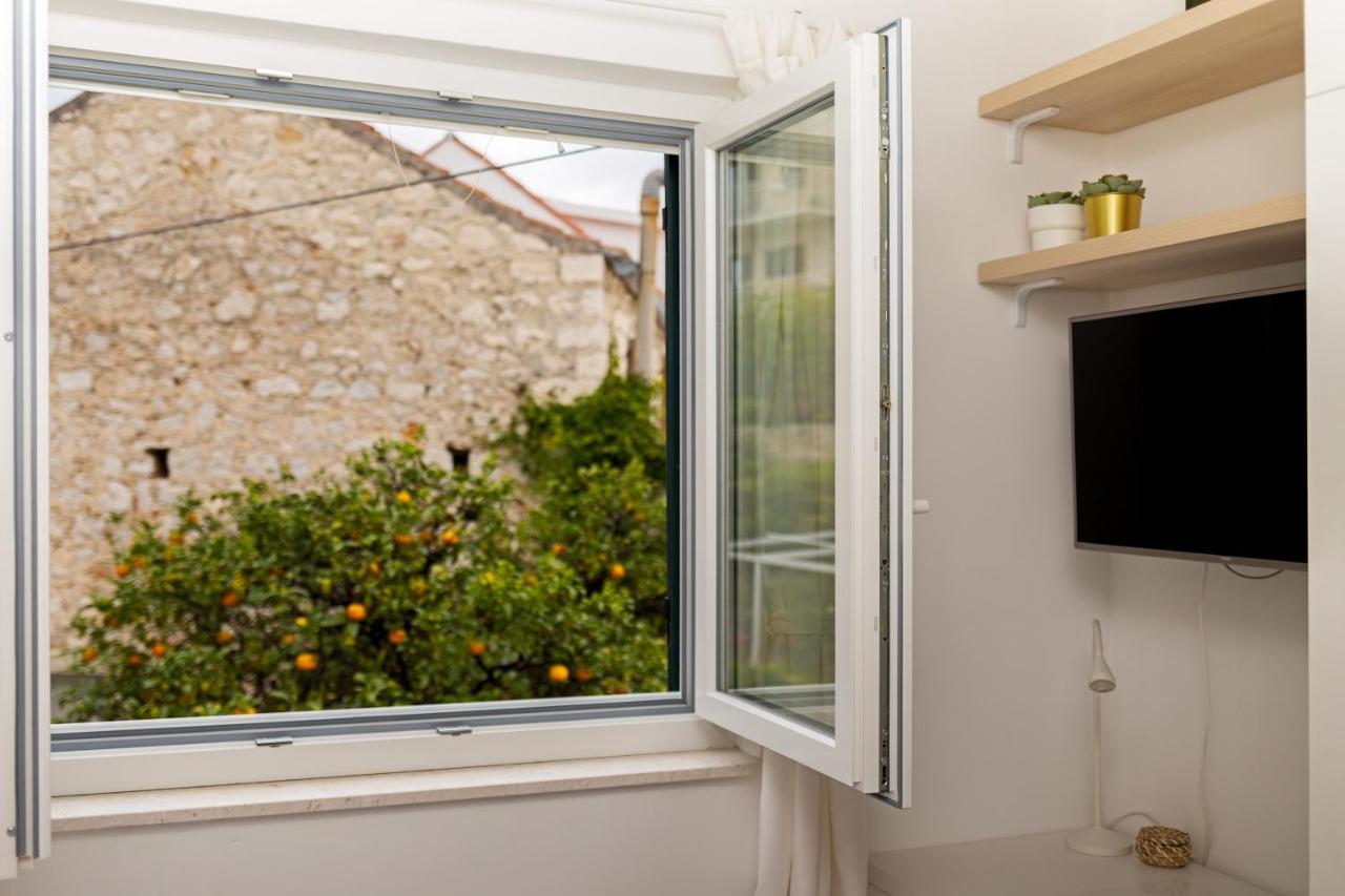 Jesliving Hvar - 2 Bedroom Elegant Apartment With Sea View In Historic Center Of Hvar Town Zewnętrze zdjęcie