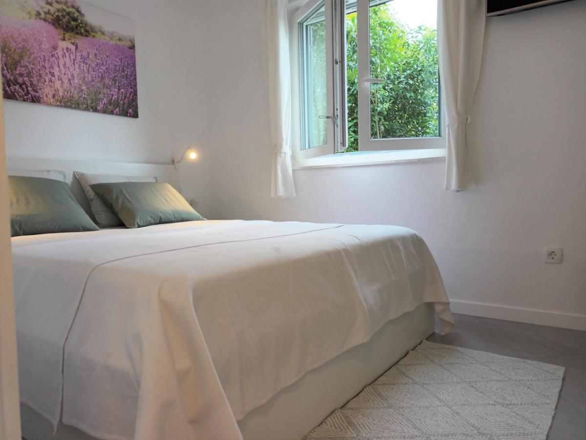 Jesliving Hvar - 2 Bedroom Elegant Apartment With Sea View In Historic Center Of Hvar Town Zewnętrze zdjęcie